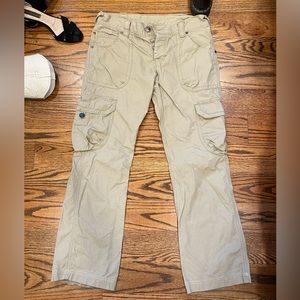 light brown/green cargo pants from wrangler in size 6!!